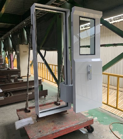 Pantogragh door