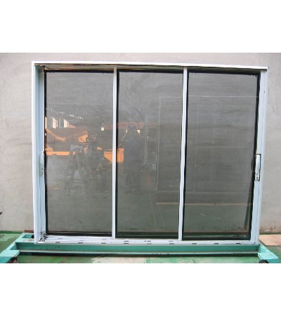 SALOON DOOR